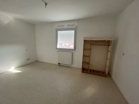 Location Appartement 2 pièces 68m² - Photo 3