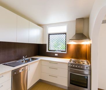 Light & Bright Apartment - Photo 3