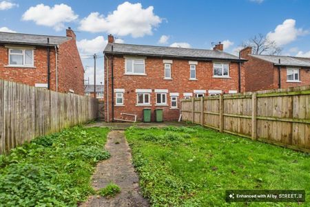 3 bedroom semi-detached house to rent - Photo 4