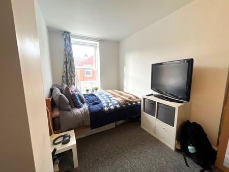 4 bedroom terraced house to rent - Photo 4