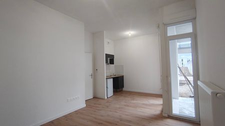 Location Appartement 1 pièce 27m² ROUBAIX 59100 - Photo 2