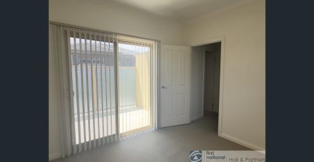 Prime Location Family Home - Photo 2