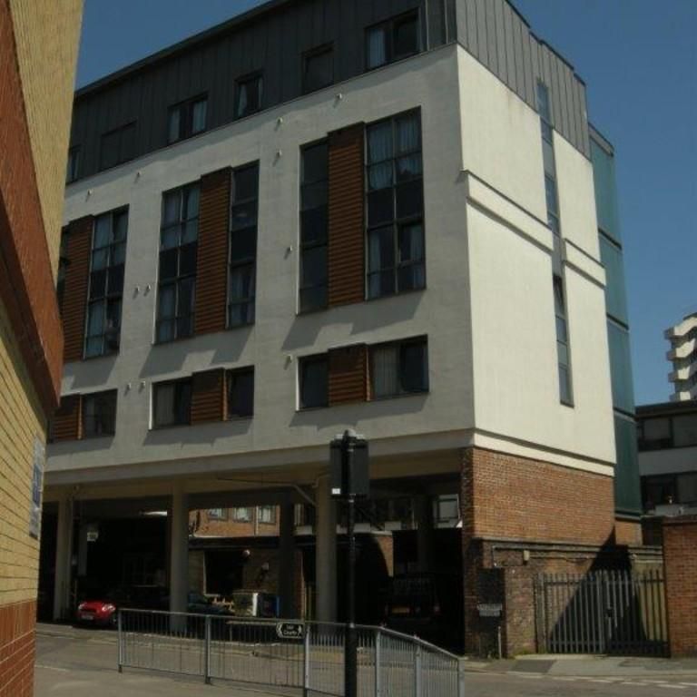Studio to rent - Photo 1