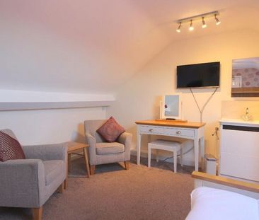 1 bedroom in a house share to rent - Photo 4