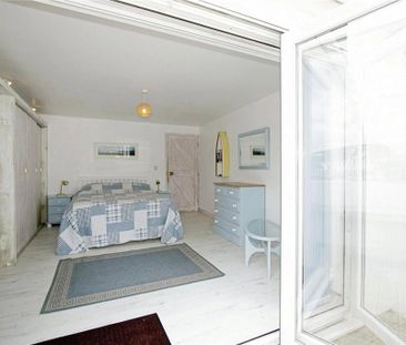 2 bedroom end of terrace house to rent - Photo 2