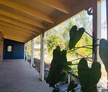 Shared acreage home- Room rent only - Photo 4