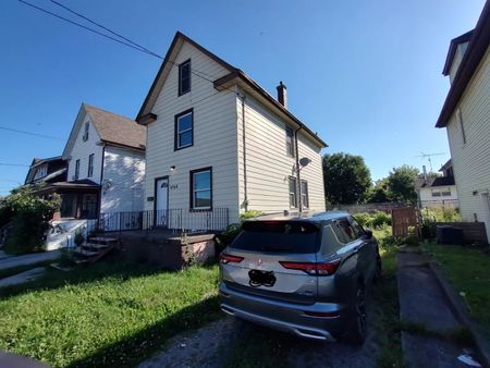 For Lease - 4768 Saint Lawrence Avenue, Niagara Falls, Ontario - Photo 5