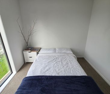 Sunny 2 Bedroom 2 Bathroom with one parking space near new family home - Photo 2