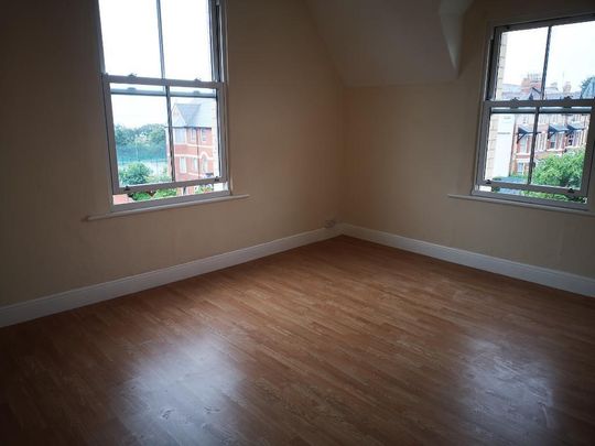 3 bedroom flat to rent - Photo 1