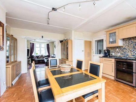 Waverley Avenue, Twickenham, TW2 - Photo 3