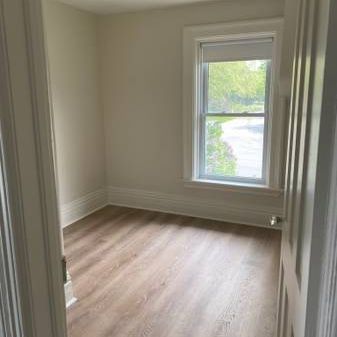 Beautifully Renovated Upper Unit on Wolsely Street! - Photo 1