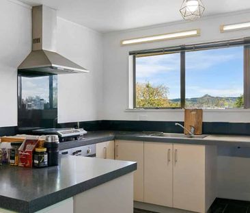 Family Home in Prime Hilltop Location - Photo 3