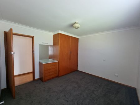 Beautifully Positioned Ground Floor Unit! - Photo 2