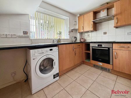 3 bedroom detached house to rent - Photo 2