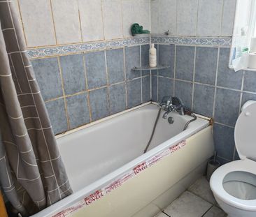 Room in a Shared House, Clifden Road, E5 - Photo 4