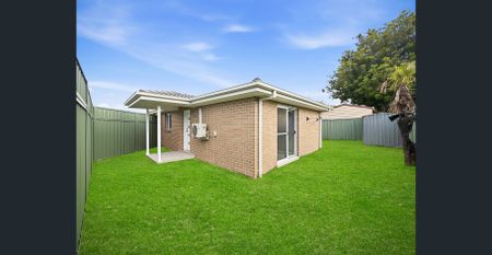 Recently New two bedroom Granny Flat With Water Included! - Photo 3