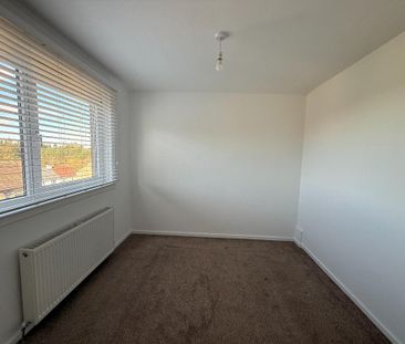 2 bedroom semi-detached house to rent - Photo 4