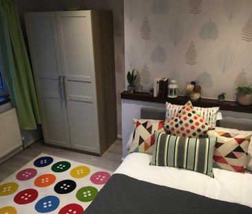 4 bedroom semi-detached house to rent - Photo 1