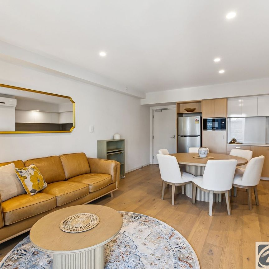 Luxury Fully Furnished Apartment HOME OPEN TUESDAY 28 APRIL AT 10.30AM SHARP! - Photo 1