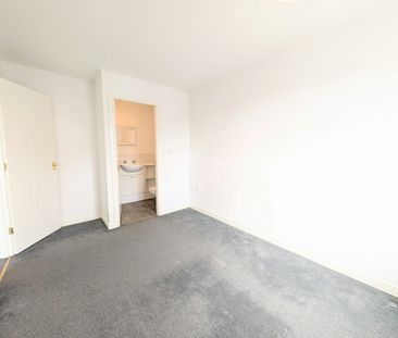 Detached house to rent on - Photo 2