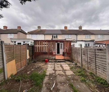 Third Avenue, Dagenham, Essex, RM10 - Photo 3