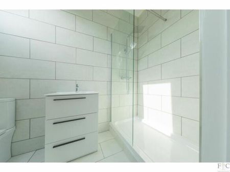 4 bedroom house to rent - Photo 2