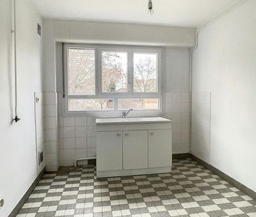 Villeurbanne : Paisible T2 avec balcon et parking - Photo 3