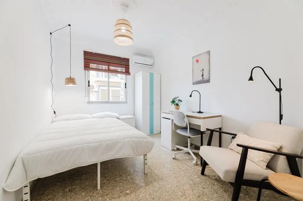 Carrer Pic del Teide, Valencia, Valencian Community 46011 - Photo 1