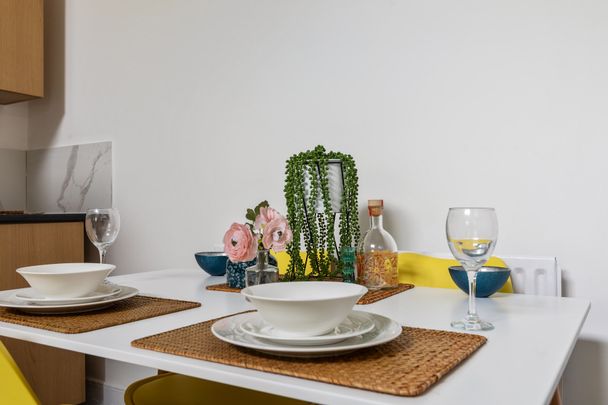 🏡 Beautiful Large Victorian House in Tottenham 🏡 Room 5 - Photo 1