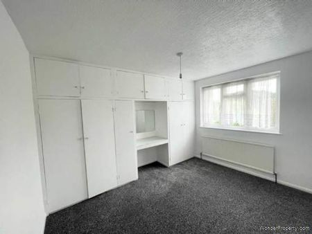 3 bedroom property to rent in Romford - Photo 3