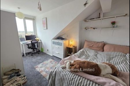 6 Bedroom Student Properties in Hyde Park - Photo 2