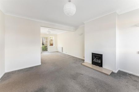 3 bedroom semi-detached house to rent - Photo 5