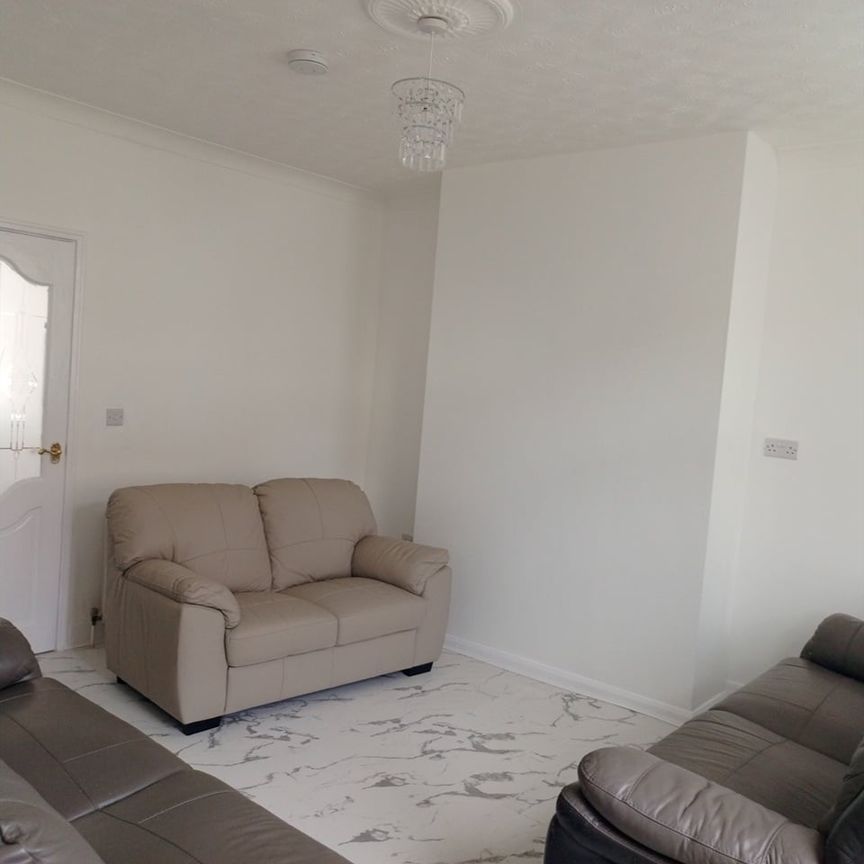 3 Bed End Terrace, Paddock Crescent, S2 - Photo 1