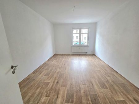 3-Zimmer-Wohnung mit Einbauküche und Balkon/ Loggia! - Photo 4