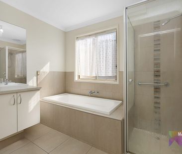 A Modern Home in the Heart of Cranbourne West! - Photo 1