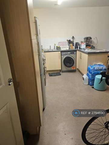 1 bedroom flat to rent - Photo 2