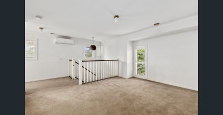 Modern Family Home in Prime Point Cook Location - Photo 4