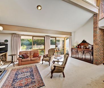 30 Everton Grove, Surrey Hills VIC 3127 - House For Rent | Domain - Photo 6