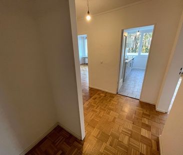 Großzügige 2-Zimmer Wohnung mit Parkettfußboden und Einbauküche! - Photo 1