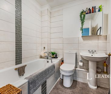 2 bedroom house to rent Norfolk Close, Horley, Surrey, RH6 - Photo 4