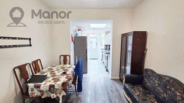 Balfour Road, Ilford, IG1 - Photo 1