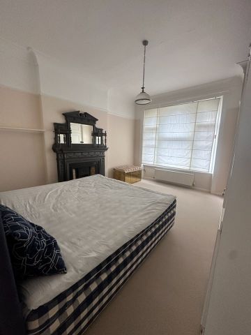 1 Bed Flat, Avonmore Road, W14 - Photo 3
