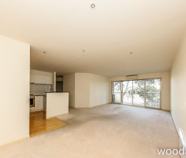 Light & Spacious - Photo 1