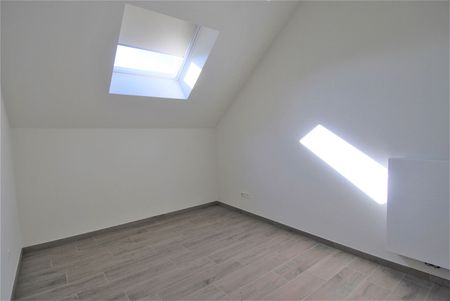 Volledig gerenoveerd duplex-appartement met 2 slaapkamers in het centrum van Maaseik met moderne afwerking. - Foto 2