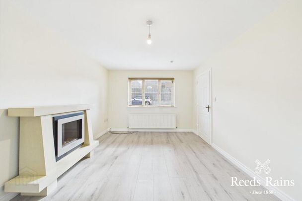 4 Johnston Park Gransha Road, Dundonald, Belfast, BT16 2HN - Photo 1