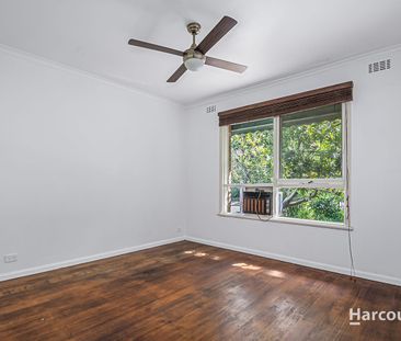 Prefect Location in the Dual School Zone - Photo 2