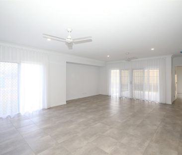 Family Entertainer - Media Room or Office - Side Access - Mackillop... - Photo 1