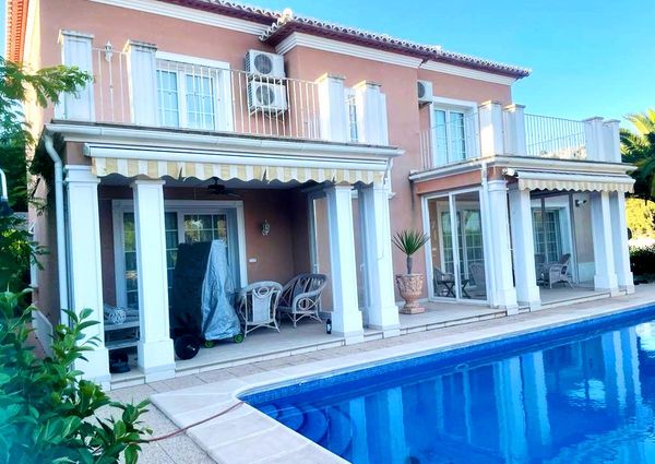 FOR RENT: SPACIOUS AND ELEGANT VILLA IN MORAIRA with 4 bedrooms for LONG TERM