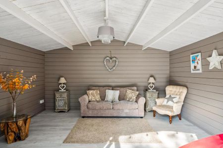 3 bedroom semi-detached house to rent - Photo 4