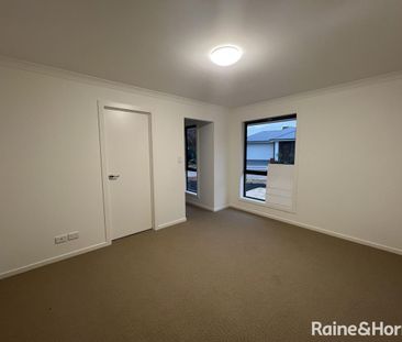 Beautiful 4-Bedroom Family Home in Aspire Estate! - Photo 4